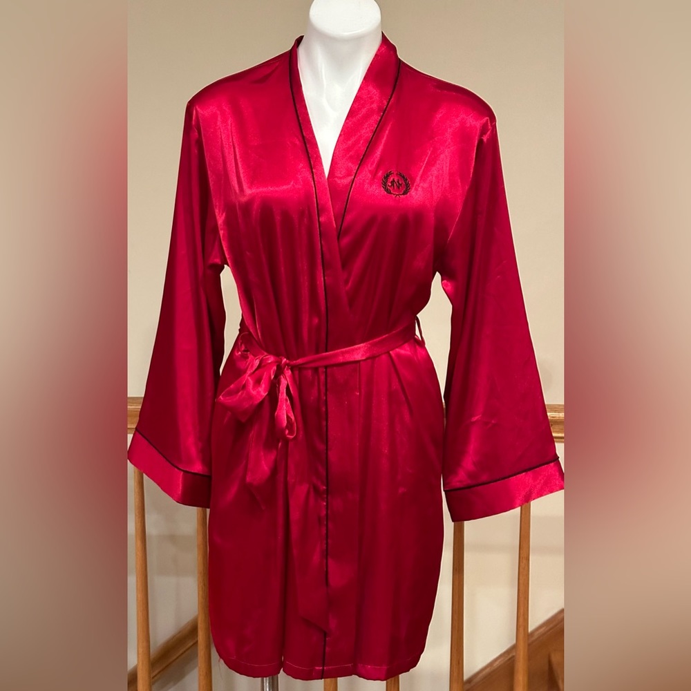 Jone New York Bright Red Vintage Satin Robe Black Embroidered Initials. Sz L/ XL